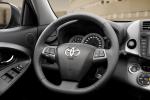 Toyota RAV4 2010 года